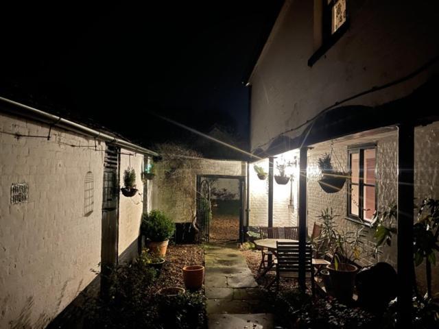 Old Rectory - Scoulton Apartment Great Ellingham ภายนอก รูปภาพ